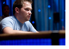 Eugene Katchalov at the WSOP 2010 - Surrounded in Blue