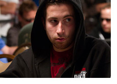 Jonathan Duhamel at the WSOP 2010 - Hoodie on - Game on