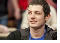 Tom Dwan looking up - Close to another WSOP bracelet but no cigar