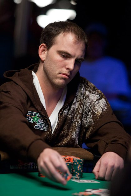 John Dolan at the WSOP 2010 - In a brown hoodie