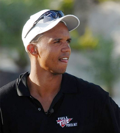 Phil Ivey at the golf course - Looking into the distance